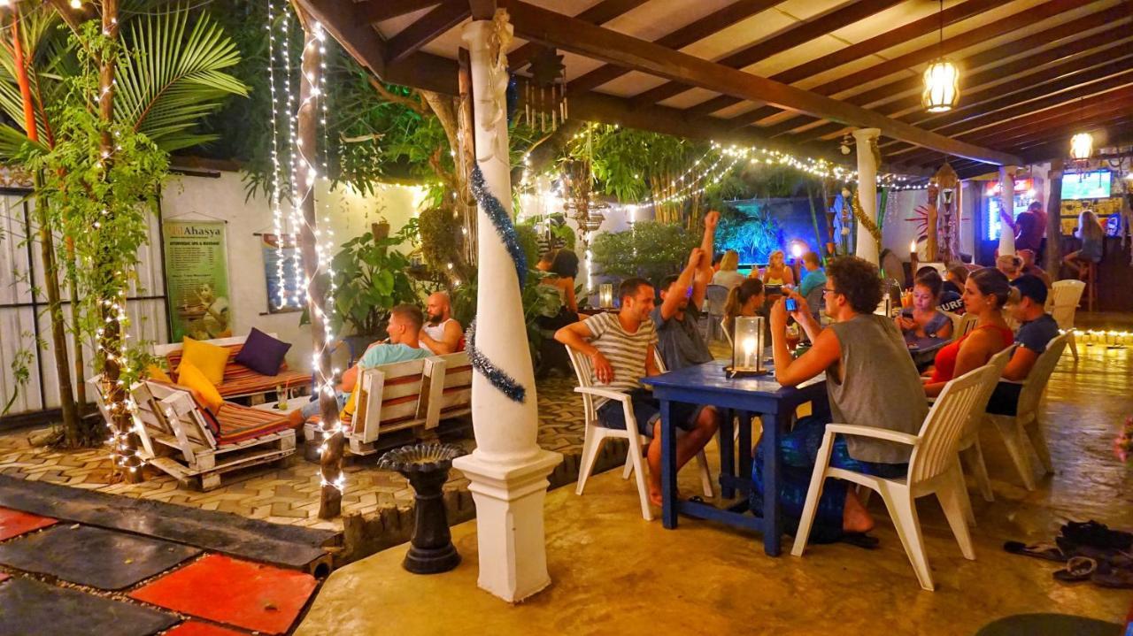 Boho Garden Guest House Mirissa Bagian luar foto