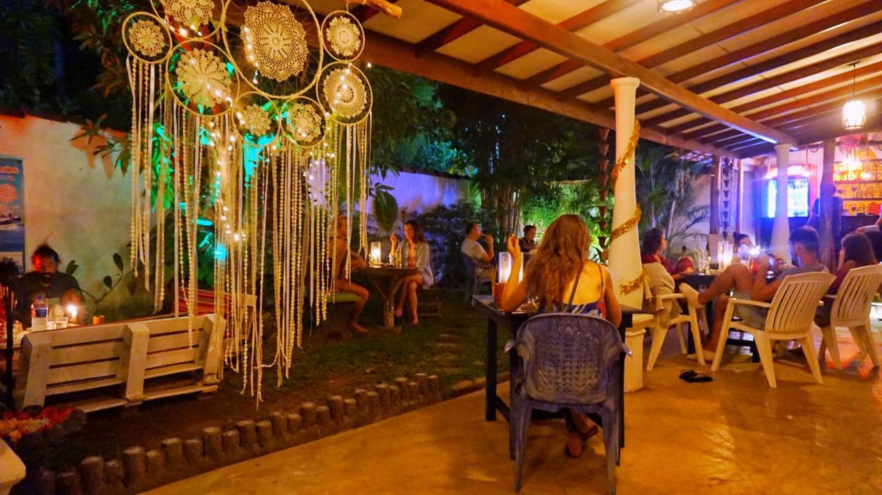 Boho Garden Guest House Mirissa Bagian luar foto
